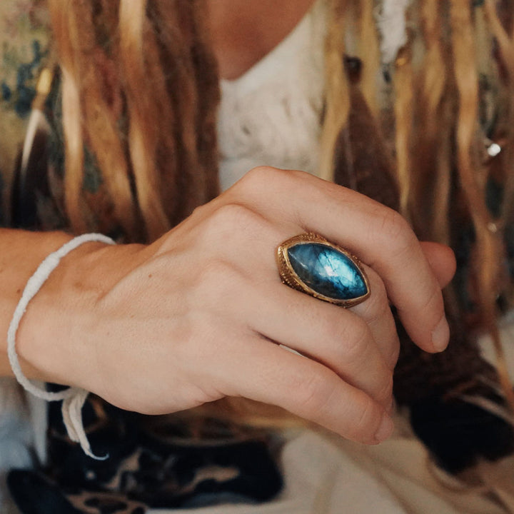 Aryia Labradorite Ring