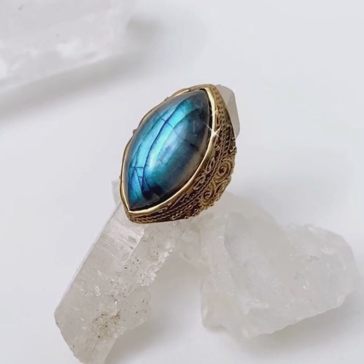 Aryia Labradorite Ring