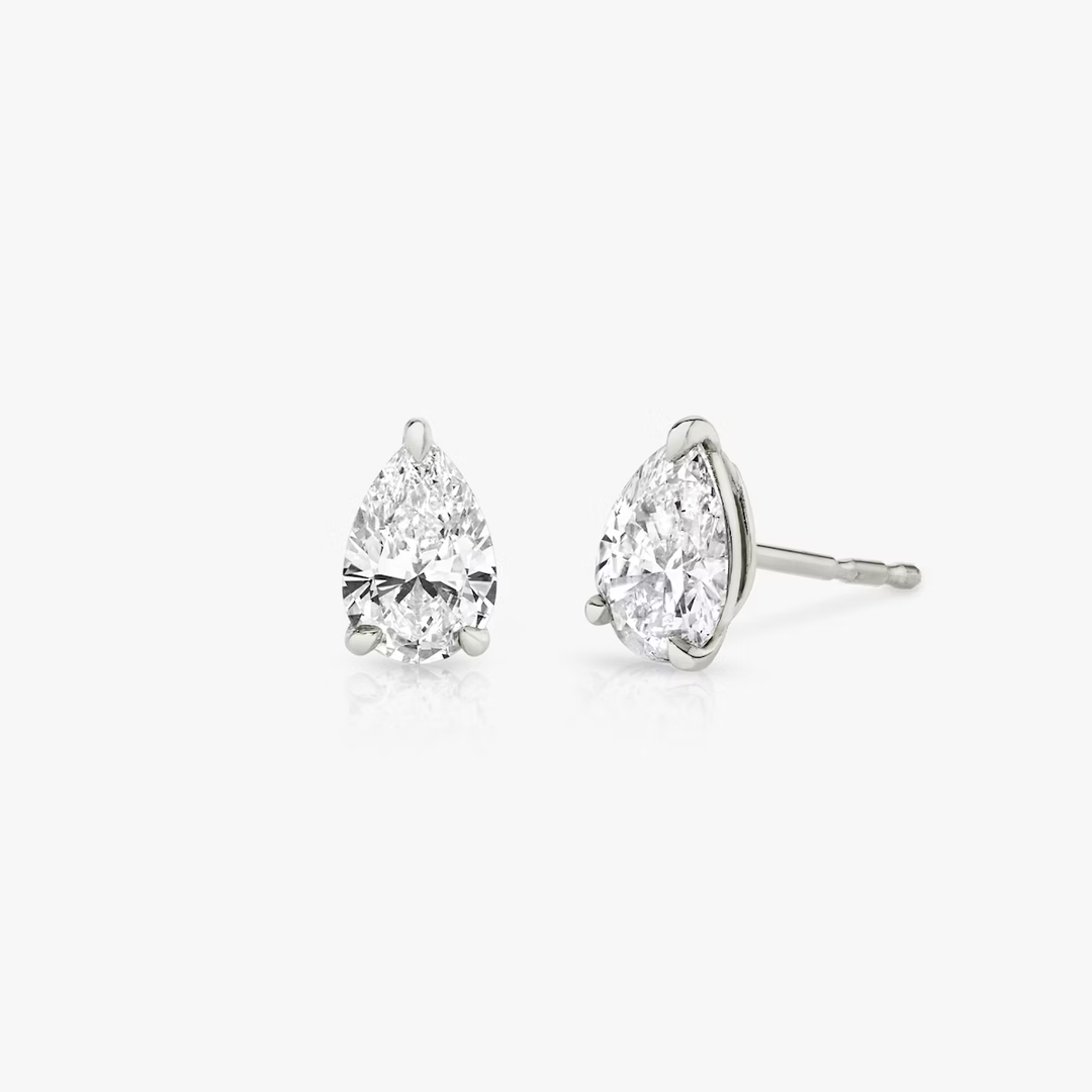 Pear Solitaire Stud